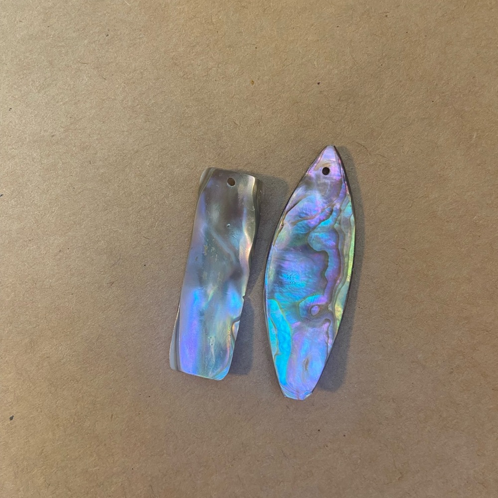 Iridescent Shell Pendant Set - image 2